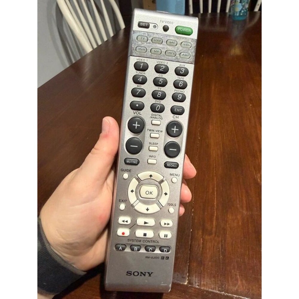 Sony RM-VL600 8-Device Universal Learning Remote Control - Picture 4 of 4